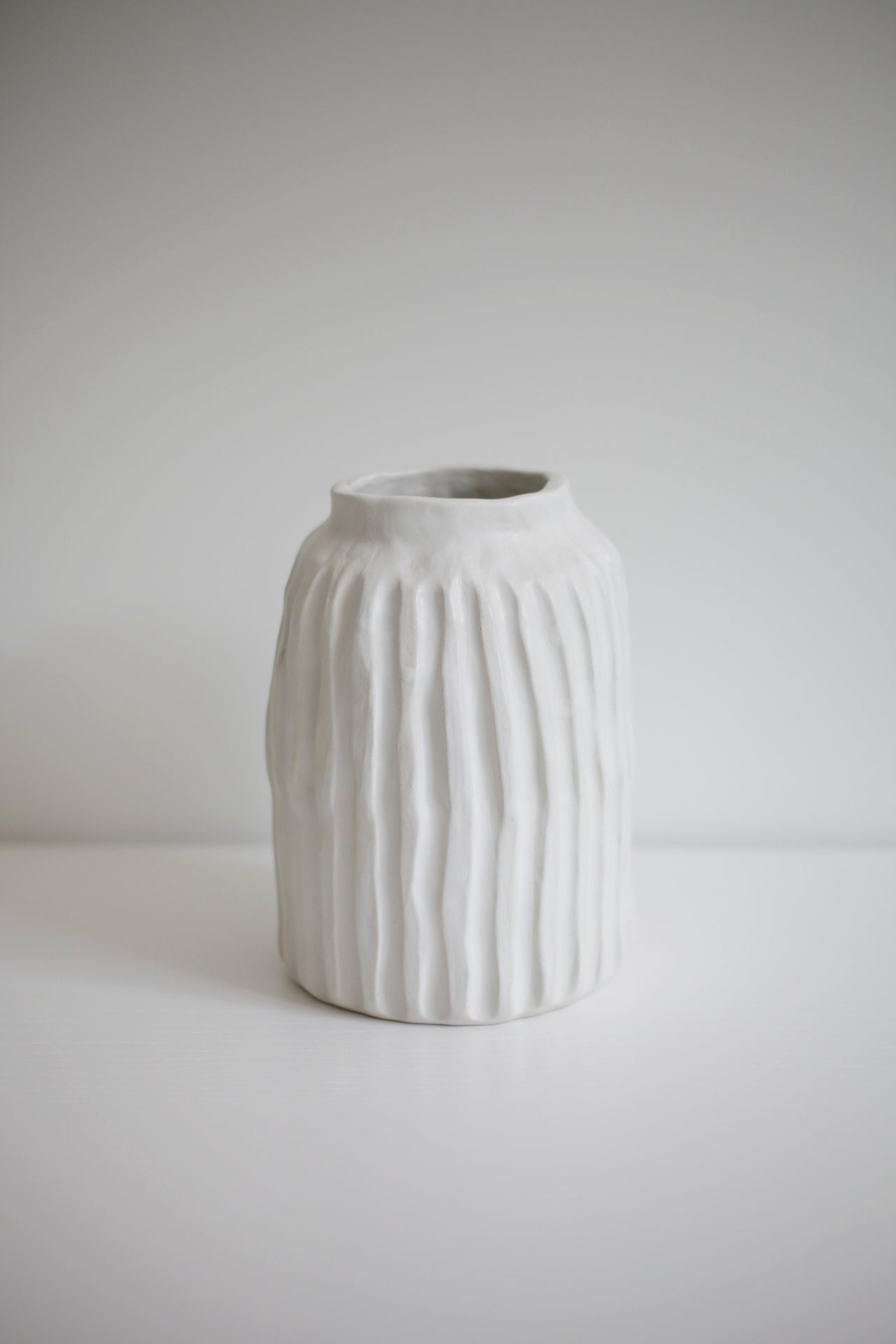 Anemone Ceramics Corrugated Vase White