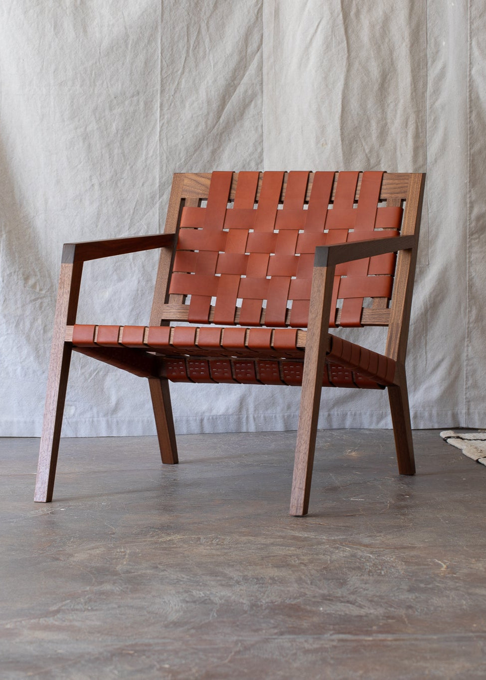 PS Nadine Lounge Walnut + Leather Weave